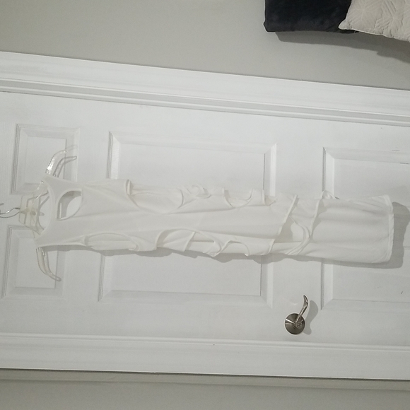 Dress - Picture 4 of 4